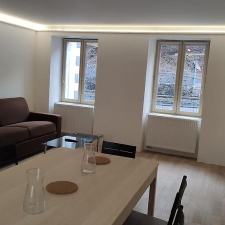 Maison Face A La Dordogne Avec Terrasse Ла Бурбул Екстериор снимка