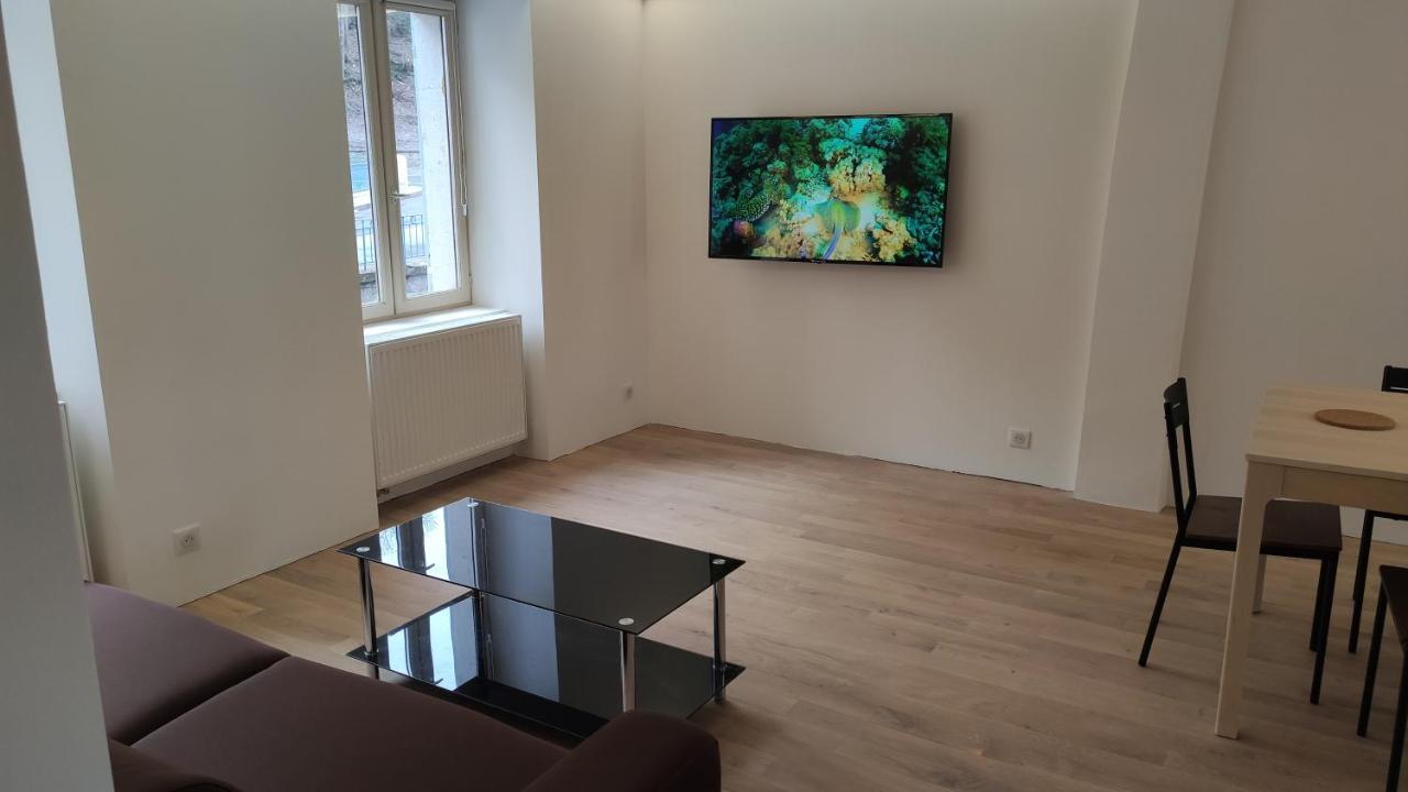 Maison Face A La Dordogne Avec Terrasse Ла Бурбул Екстериор снимка