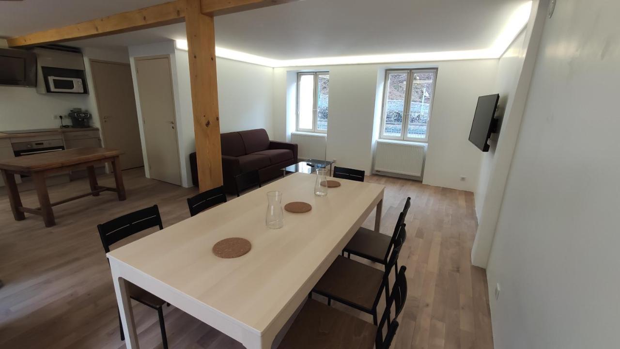 Maison Face A La Dordogne Avec Terrasse Ла Бурбул Екстериор снимка