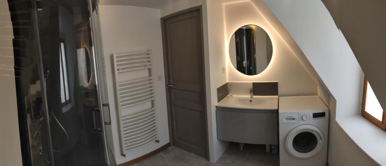 Maison Face A La Dordogne Avec Terrasse Ла Бурбул Екстериор снимка